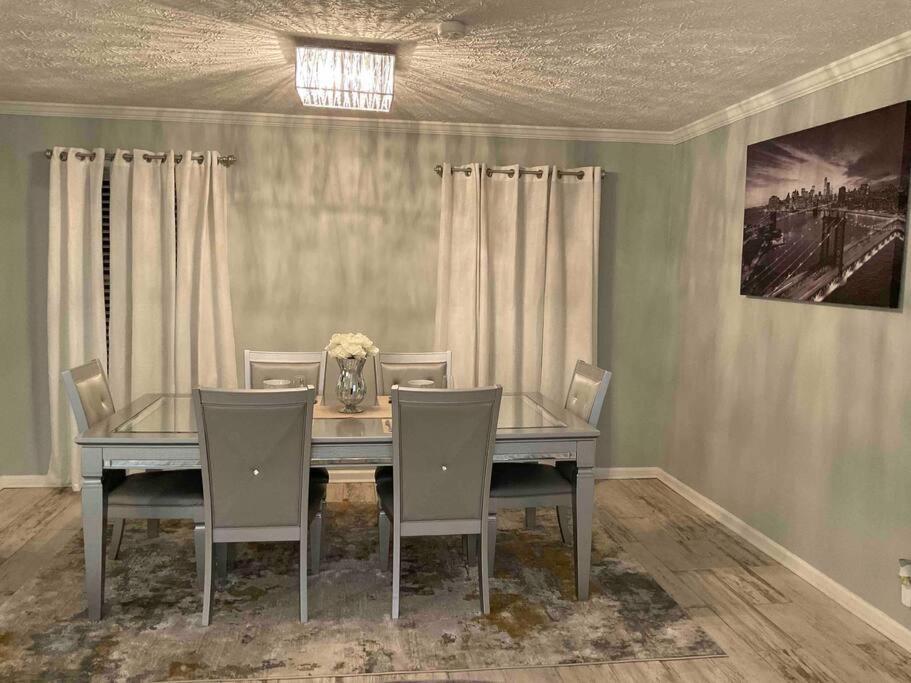 Renovated 3Bedroom 2.5Bath 2 Story House W/ Garage Lawrenceville Eksteriør billede