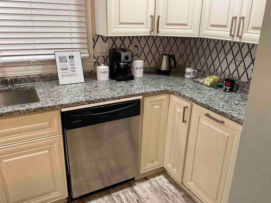 Renovated 3Bedroom 2.5Bath 2 Story House W/ Garage Lawrenceville Eksteriør billede